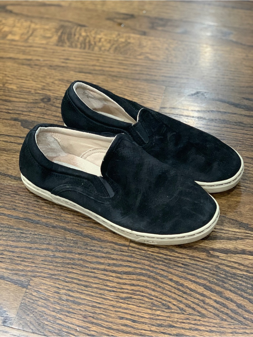 Good Condition Ugg Fierce Slip On Sneaker Black Women’s Size 6